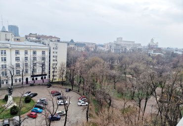 Studio spatios la cheie, renovat si mobilat complet, vedere Parcul Cismigiu