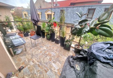 Apartament renovat in vila, cu terasa si 3 balcoane, zona Stirbei Voda-Berzei