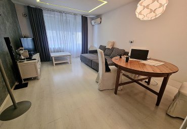 Apartament renovat si mobilat complet, Hotel Radisson -Calea Victoriei