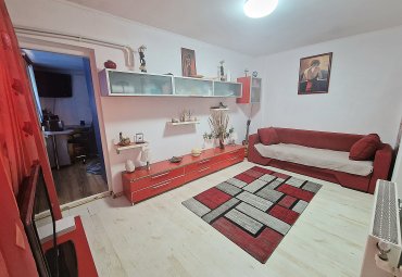 Casa cu curte de 115 mp, zona Vatra Luminoasa