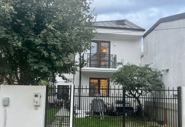 Vila constructie noua, de calitate superioara, zona linistita, Polona