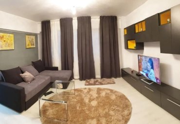 Apartament 4 camere, renovat complet, utilat, mobilat, bloc anvelopat, vedere spate, Piata Romana-Calea Dorobanti